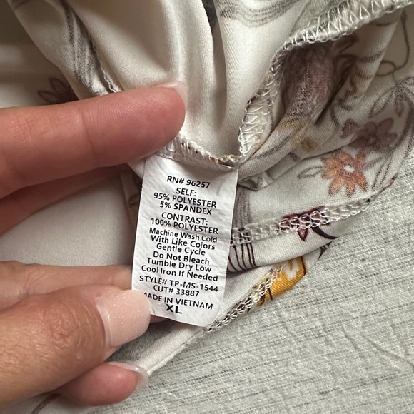 Perseption Concept Floral Off-Shoulder Blouse - Cream and Orange Size XL - Picture 7 of 7